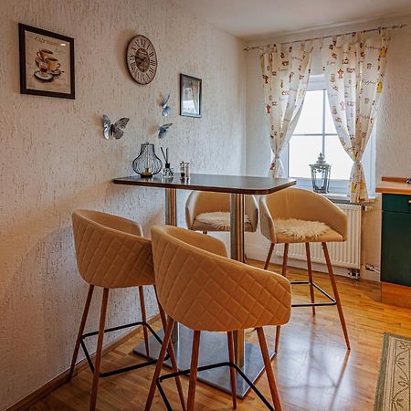 Wohnen Ueber Einem Mediterranen Restaurant,Apartment 2 Oder 3 Лейпциг Экстерьер фото
