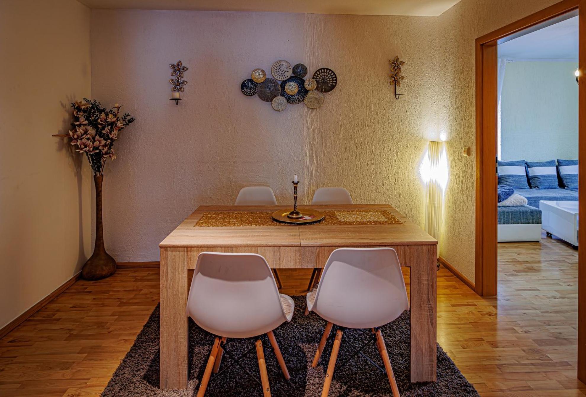Wohnen Ueber Einem Mediterranen Restaurant,Apartment 2 Oder 3 Лейпциг Экстерьер фото