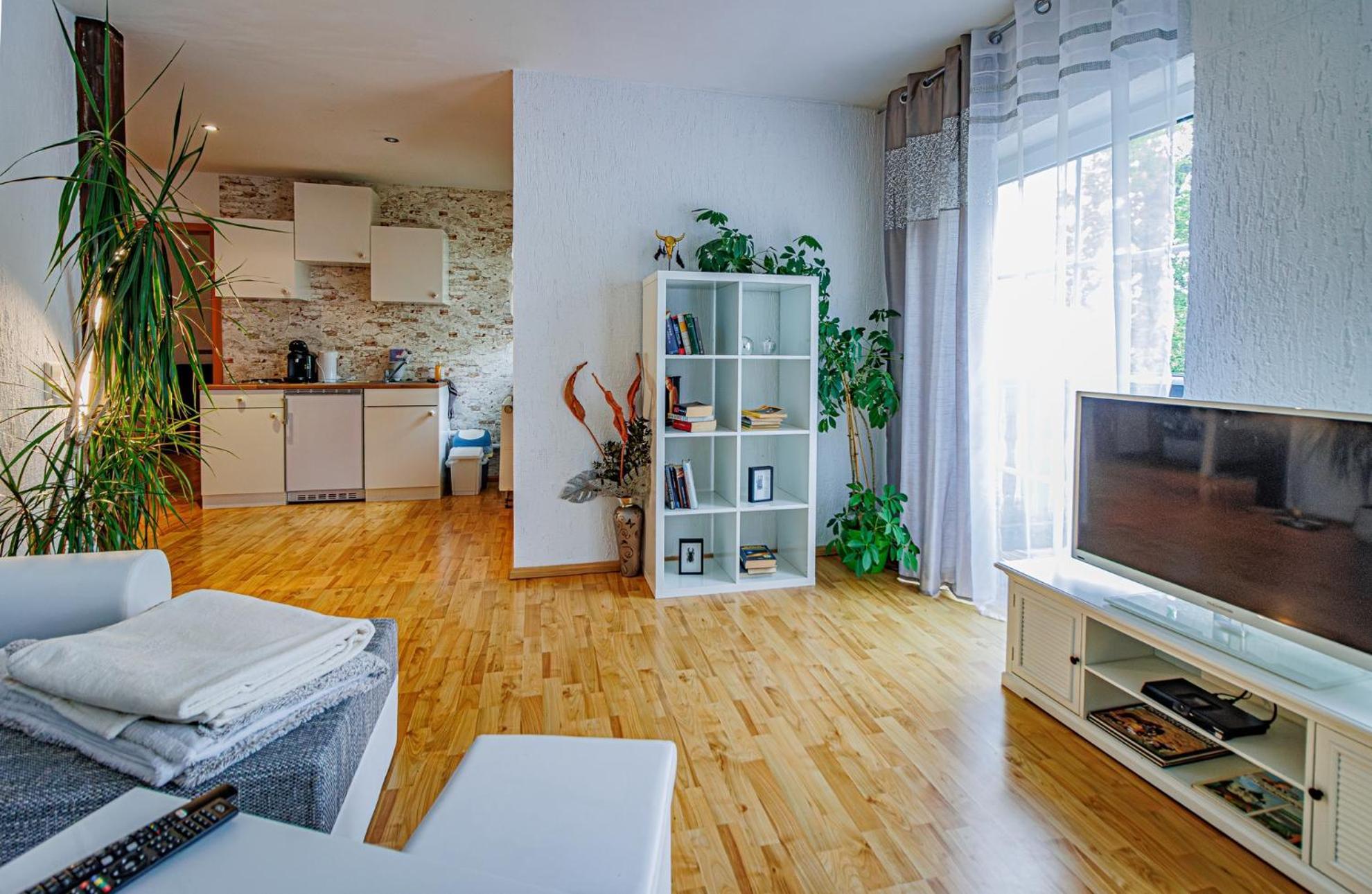 Wohnen Ueber Einem Mediterranen Restaurant,Apartment 2 Oder 3 Лейпциг Экстерьер фото