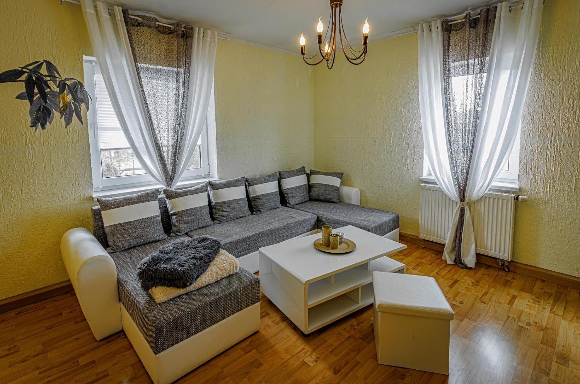Wohnen Ueber Einem Mediterranen Restaurant,Apartment 2 Oder 3 Лейпциг Экстерьер фото